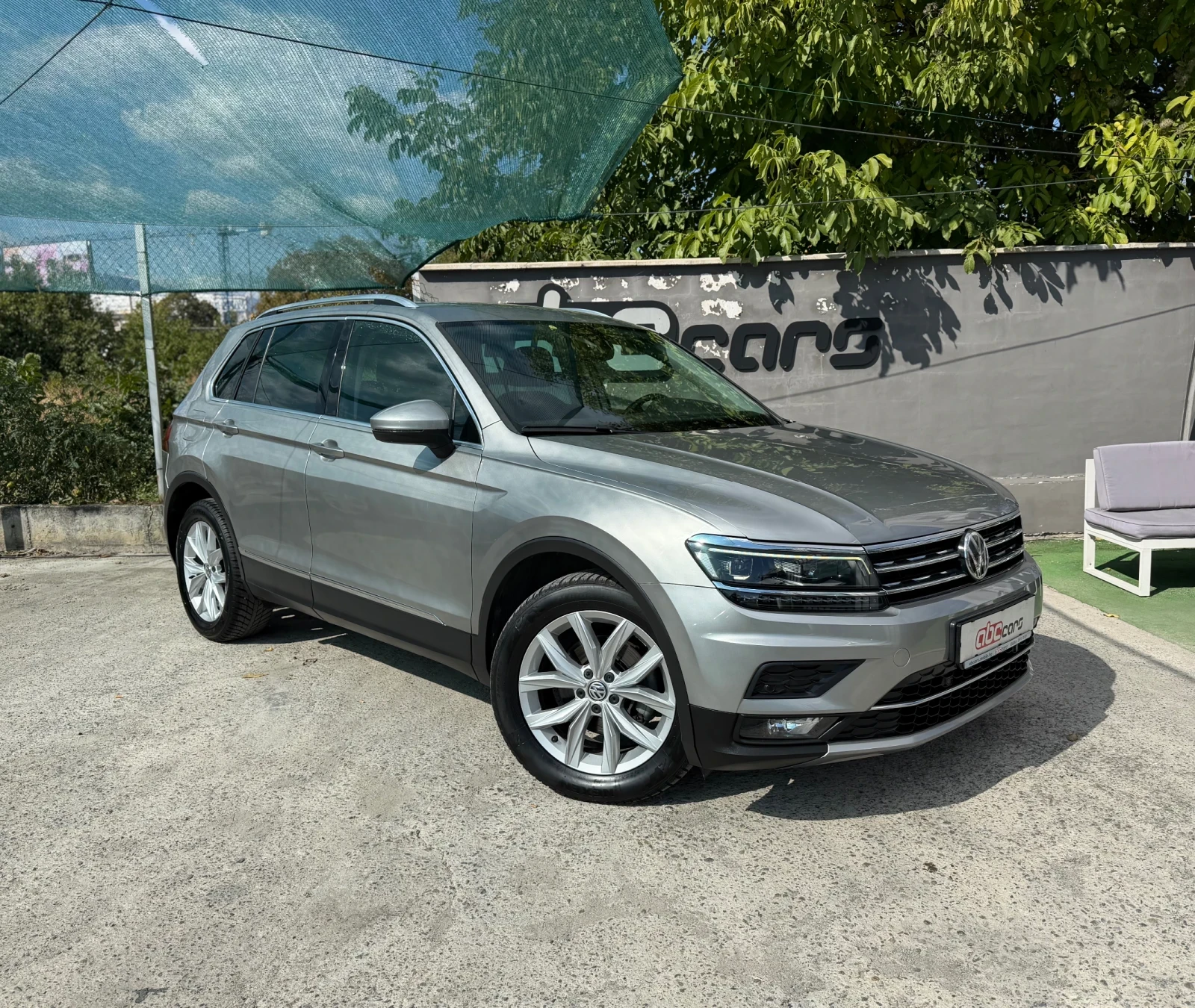 VW Tiguan 2.0TDI DSG HIGHLINE, снимка 2 - Автомобили и джипове - 56254672