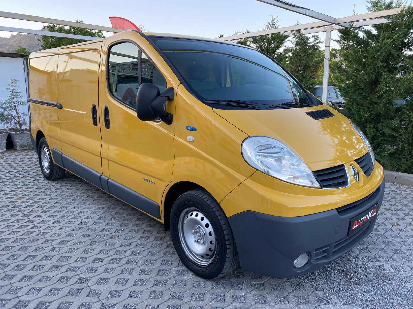 Renault Trafic 2.5DCI-145кс= ДЪЛГА БАЗА= АВТОМАТ= КЛИМАТИК - изображение 2