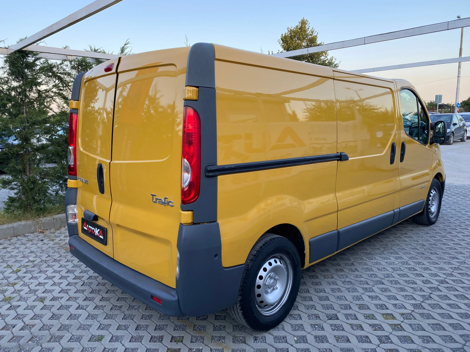 Renault Trafic 2.5DCI-145кс= ДЪЛГА БАЗА= АВТОМАТ= КЛИМАТИК - изображение 3