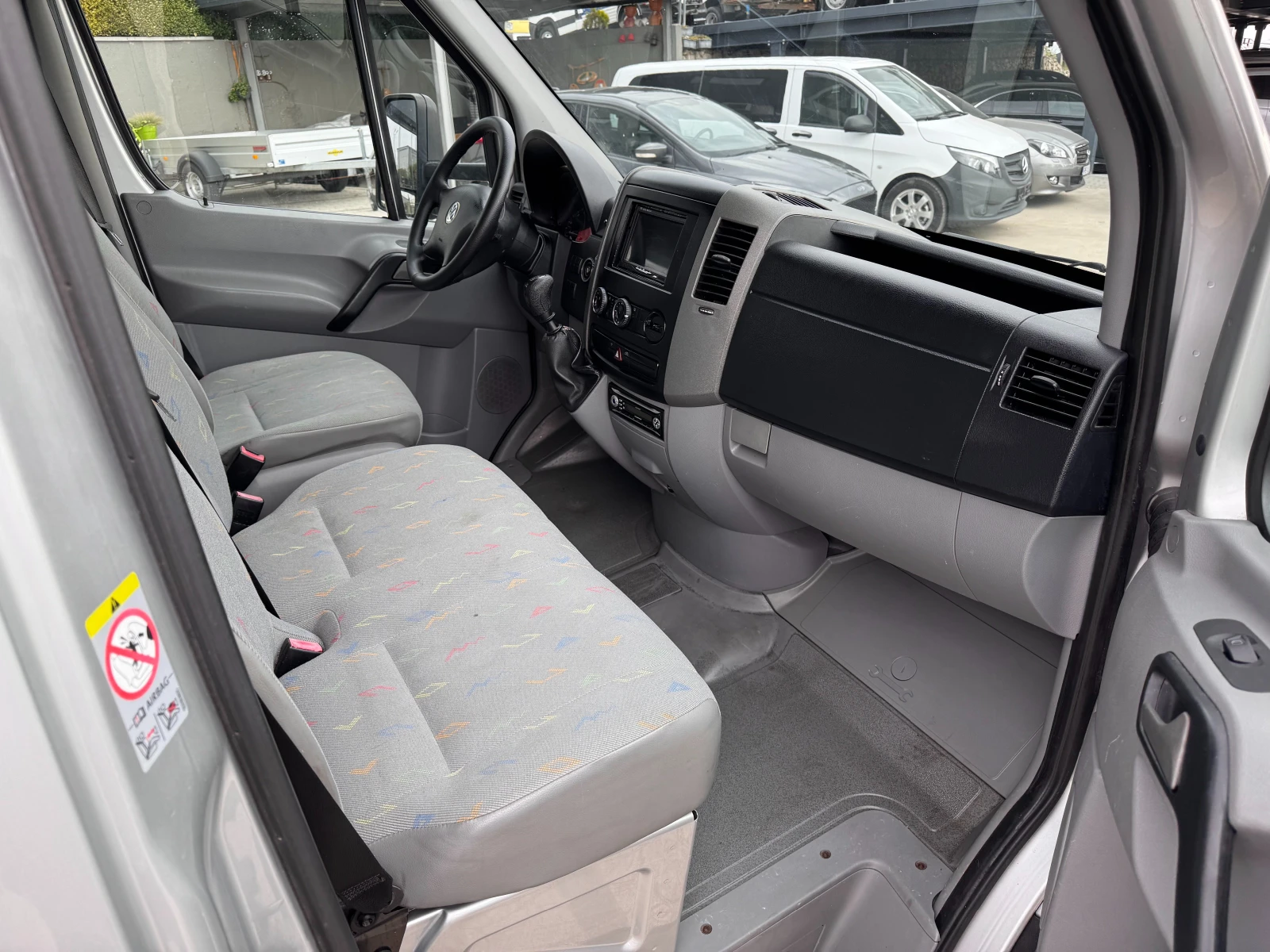 VW Crafter 2.5TDI 3.5т. 4.50м. Клима Падащ борд - изображение 7