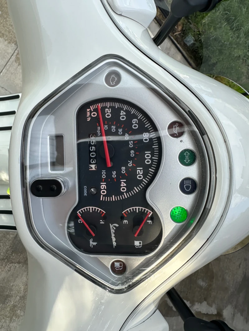 Vespa GTS GTS300ie.Инджекцион. ТОП СЪСТОЯНИЕ, снимка 4 - Мотоциклети и мототехника - 50154066