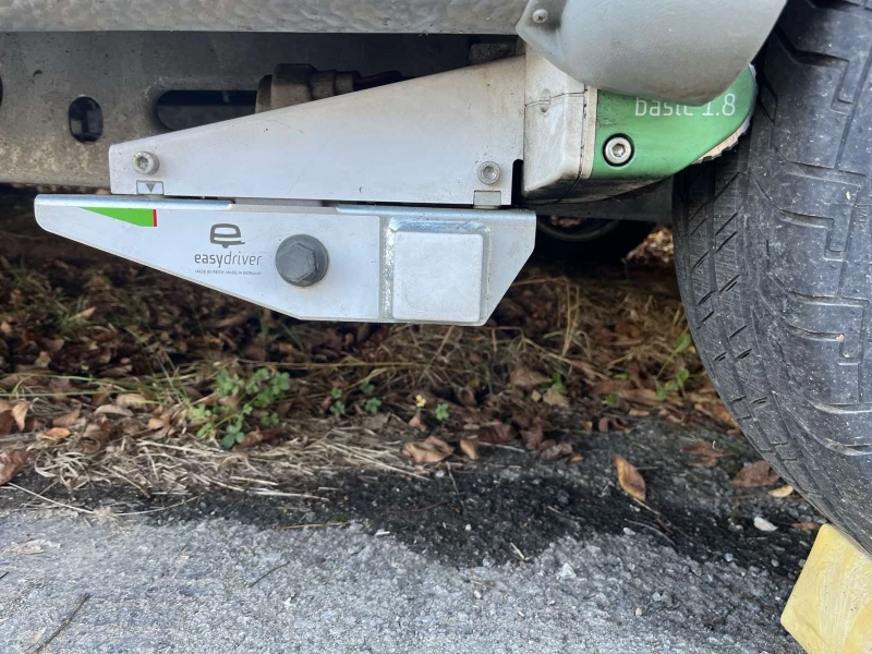 Каравана Knaus Sudwind 500, снимка 9 - Каравани и кемпери - 52372347