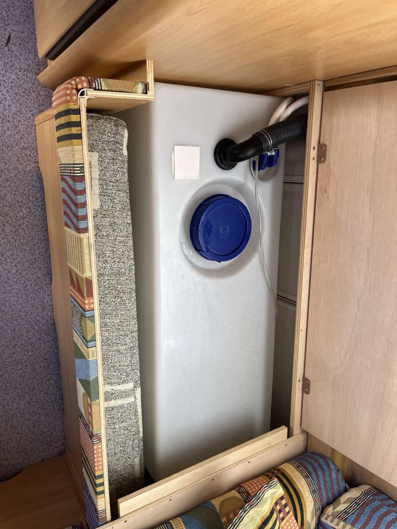 Каравана Knaus Sudwind 500, снимка 17 - Каравани и кемпери - 52372347