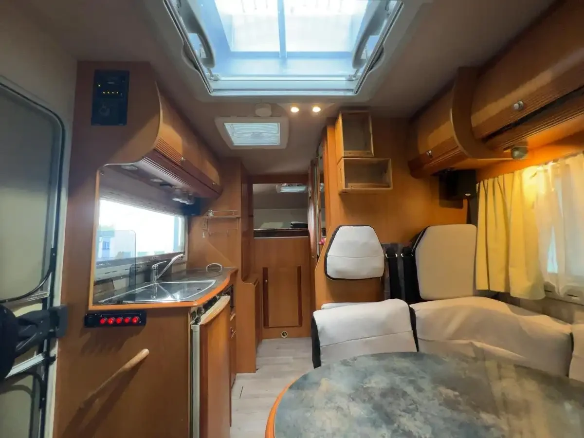 Кемпер Pilote Galaxy 871, снимка 10 - Каравани и кемпери - 56092376