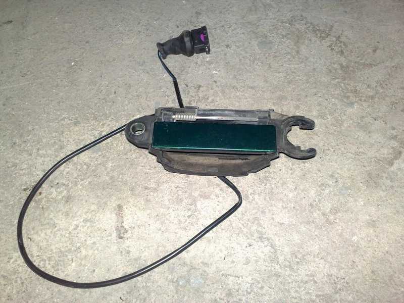 Външна дръжка за Ауди А4 98г.(предна,лява,зелена)