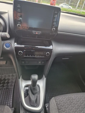 Toyota Yaris Cross Black Edition - 43500 лв. / 22241.20 € - 96215853 12