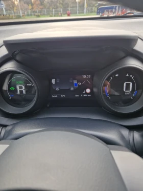 Toyota Yaris Cross Black Edition - 43500 лв. / 22241.20 € - 96215853 5