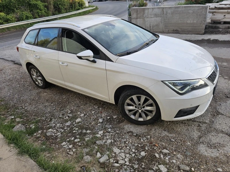 Seat Leon 1.6tdi Лед Ксенон Наеи, снимка 10 - Автомобили и джипове - 46668168