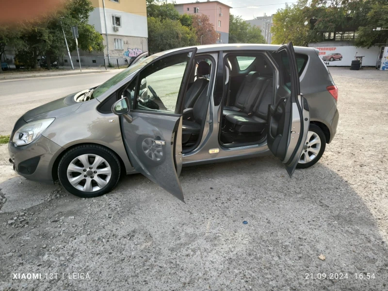 Opel Meriva 1.7cdti, снимка 9 - Автомобили и джипове - 47315860