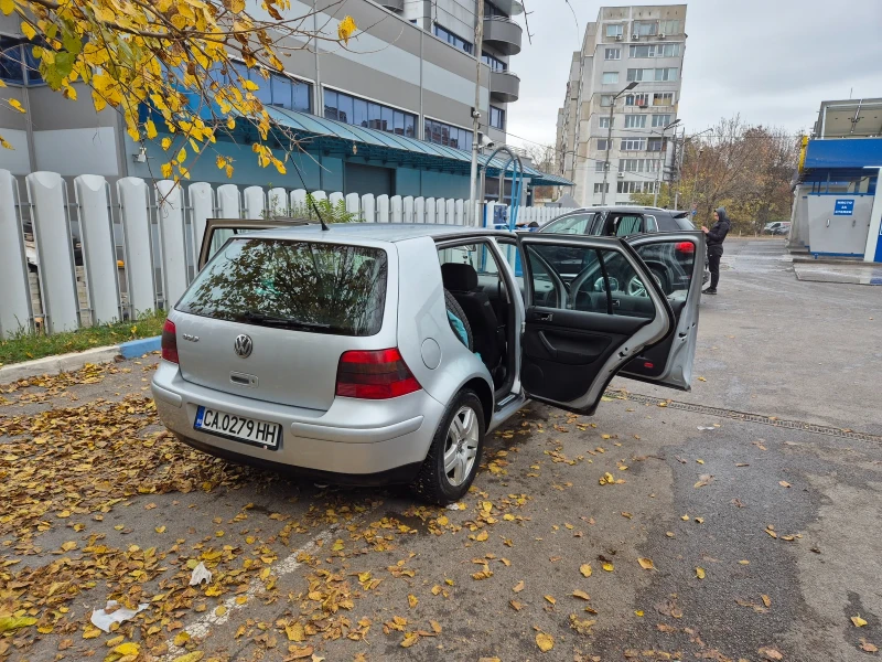 VW Golf 1.6 16V, снимка 5 - Автомобили и джипове - 47896560