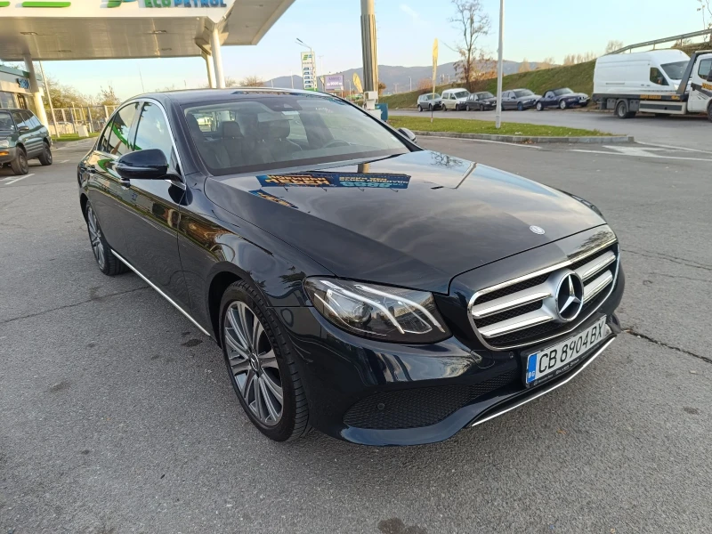 Mercedes-Benz E 220 4 MATIC, снимка 3 - Автомобили и джипове - 48016204