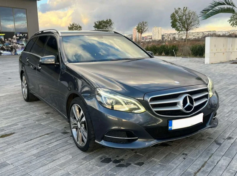 Mercedes-Benz E 350 4MATIC* Камера* Bluetec , снимка 3 - Автомобили и джипове - 48080741