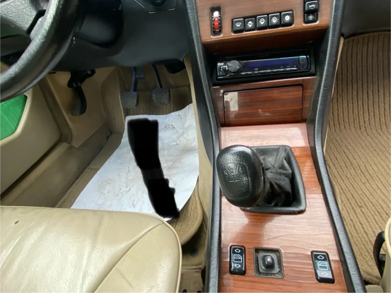 Mercedes-Benz 124 2.3 16V, снимка 9 - Автомобили и джипове - 49148822