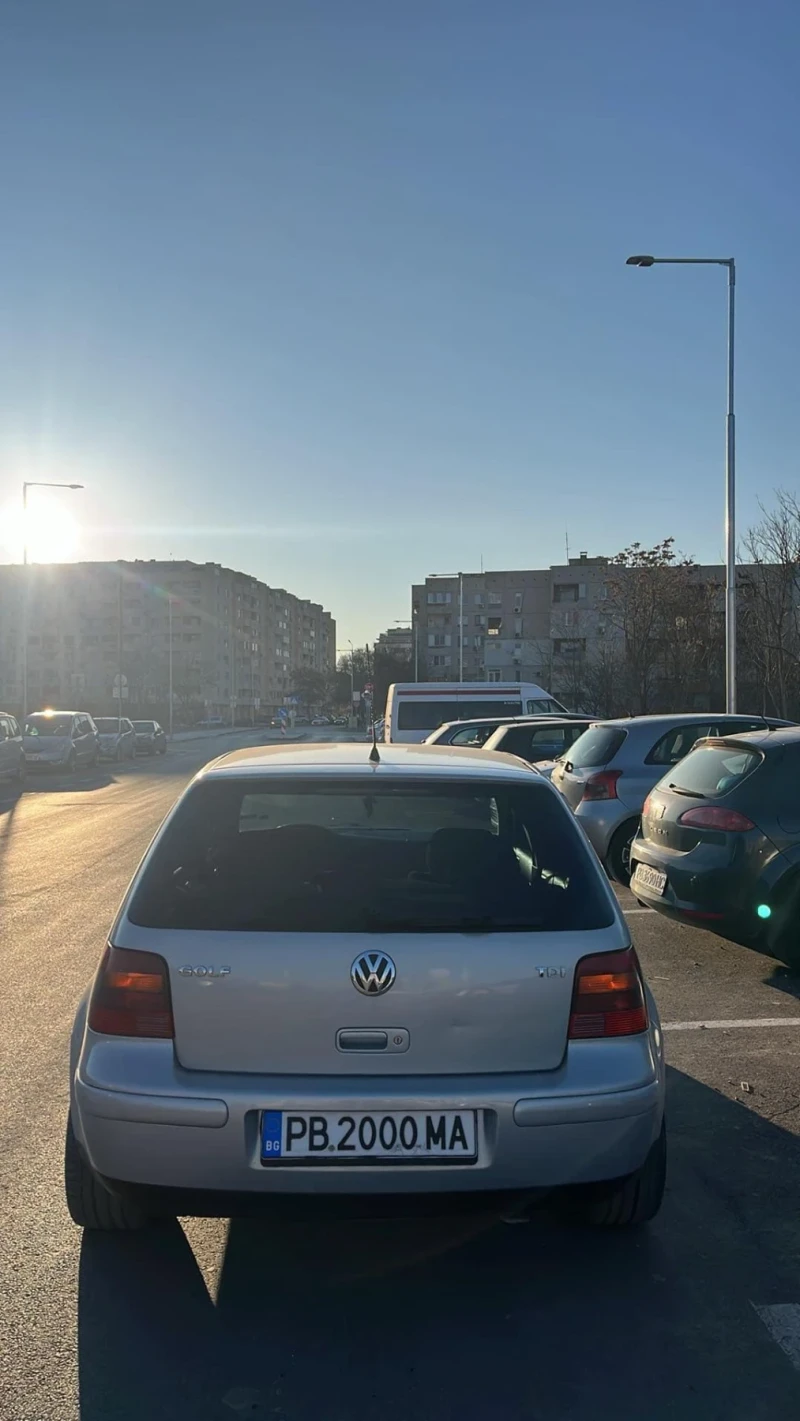 VW Golf 1.9 TDI, снимка 4 - Автомобили и джипове - 49469959