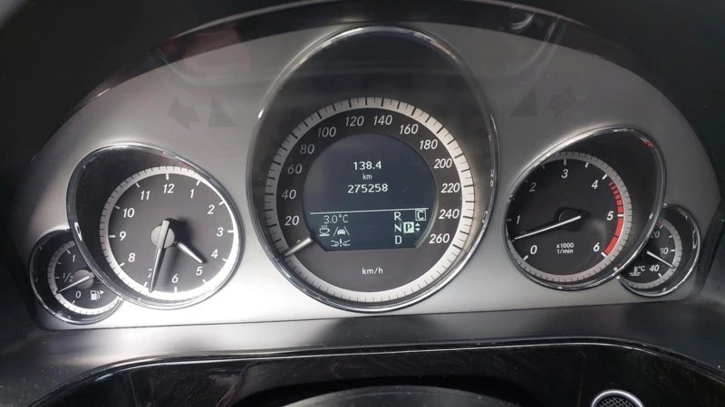 Mercedes-Benz E 350 CDI 231 k.c, снимка 7 - Автомобили и джипове - 49519708