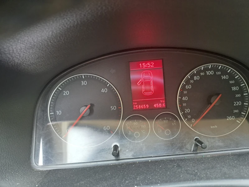 VW Touran Tauran, снимка 4 - Автомобили и джипове - 53214637