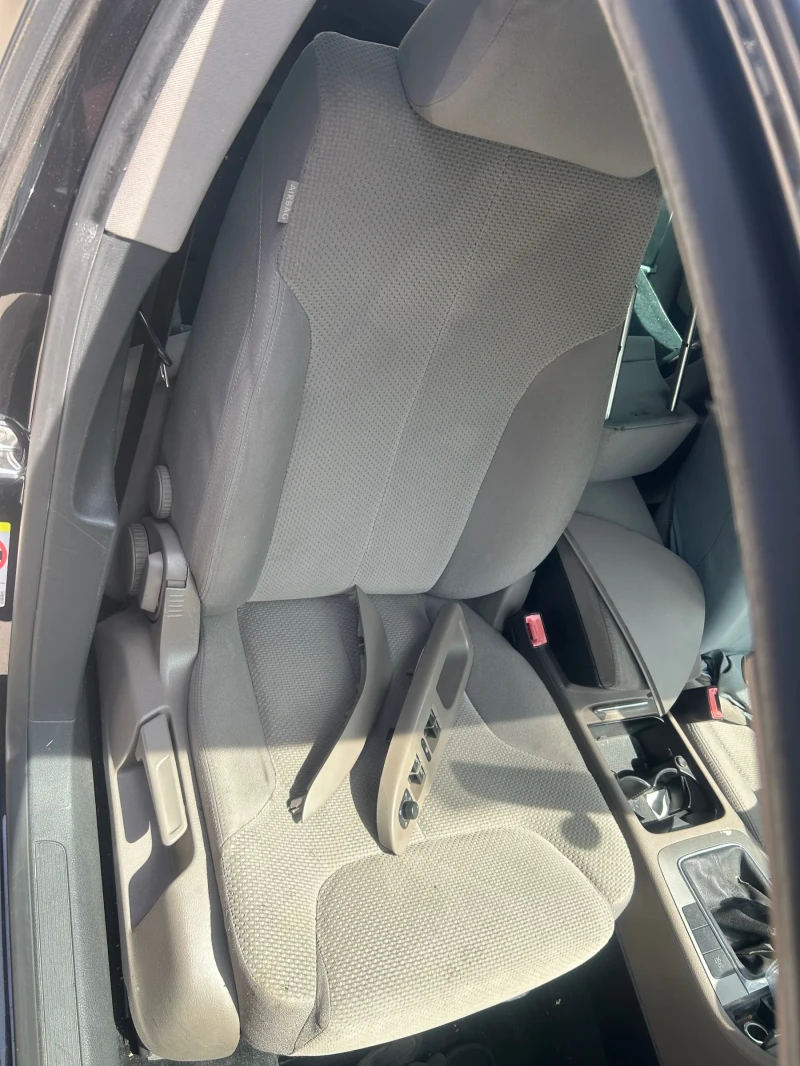 VW Passat 2.0 TDI, снимка 12 - Автомобили и джипове - 51905139