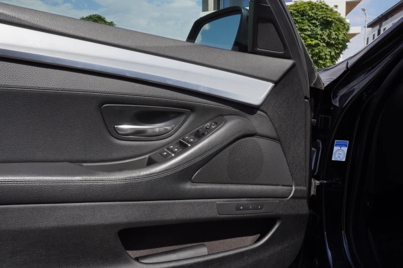 BMW 530 F11 LCI, снимка 14 - Автомобили и джипове - 51231136