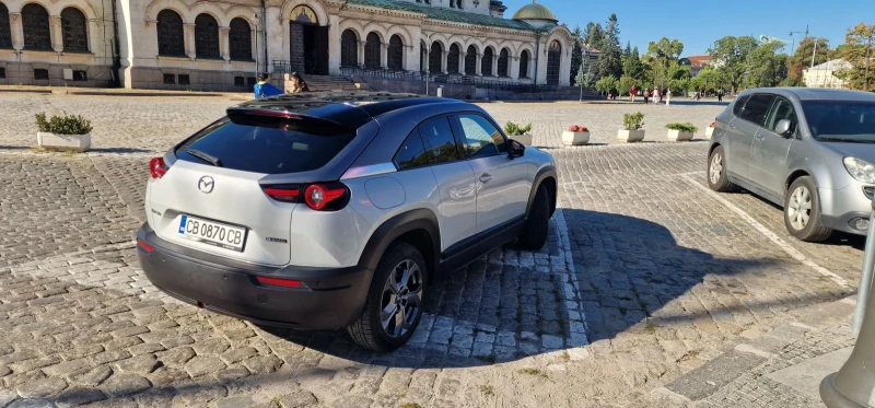 Mazda MX-30 Launch Edition - В гаранция, снимка 8 - Автомобили и джипове - 52461351
