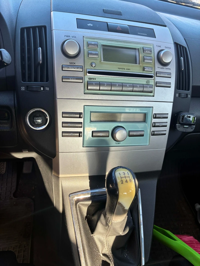 Toyota Corolla verso, снимка 8 - Автомобили и джипове - 53192382