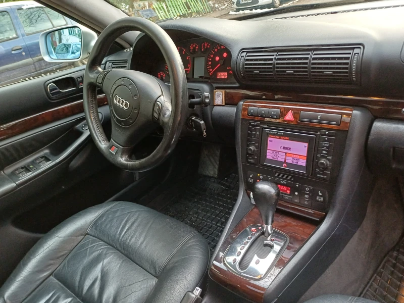 Audi A4 Avant 2.8 V6 quattro Tiptronic, снимка 10 - Автомобили и джипове - 53358730