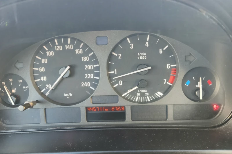 BMW 520 Е39, снимка 13 - Автомобили и джипове - 53538500