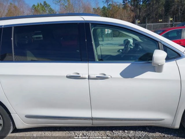 Chrysler Pacifica TOURING L, снимка 13 - Автомобили и джипове - 53467269