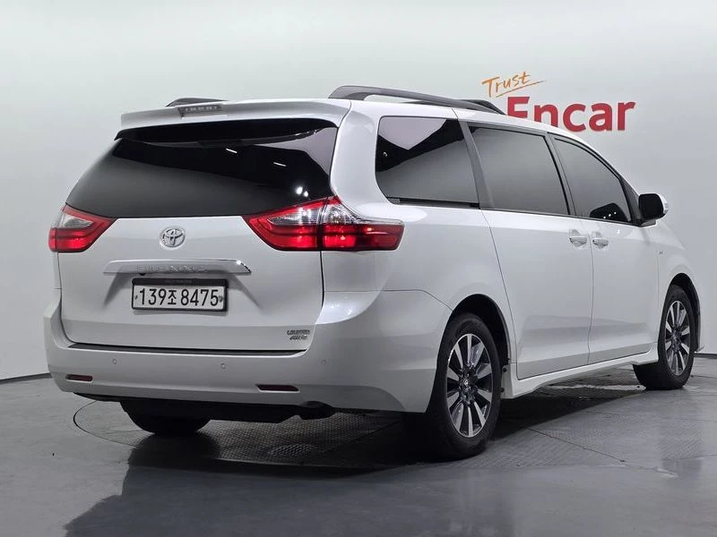 Toyota Sienna 3.5 2GR Automatic КРАЙНА ЦЕНА: 24132 EUR, снимка 2 - Автомобили и джипове - 55966880