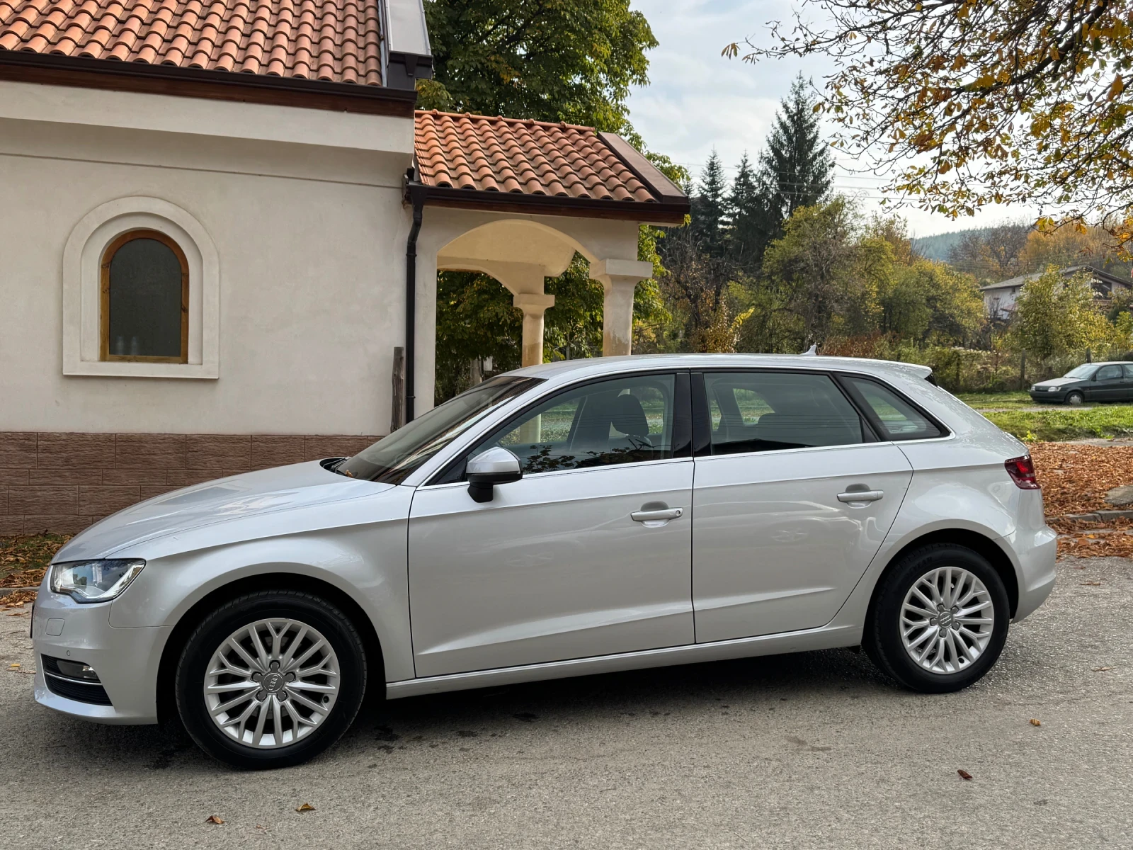 Audi A3 AMBIENTE-NEW-NAVI-KAMERA-KOJA-LED-FULL-TOP - изображение 5