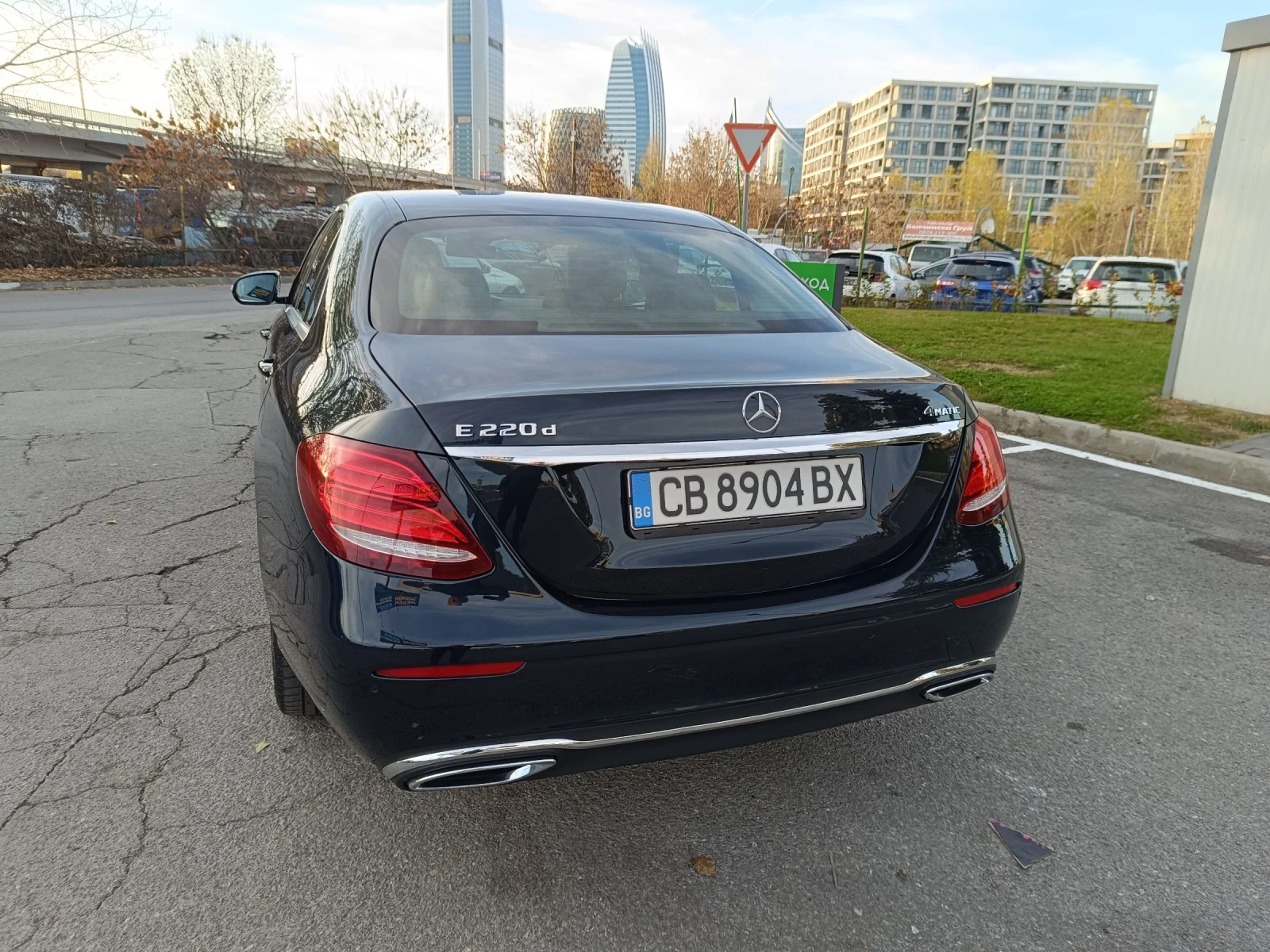 Mercedes-Benz E 220 4 MATIC - изображение 6