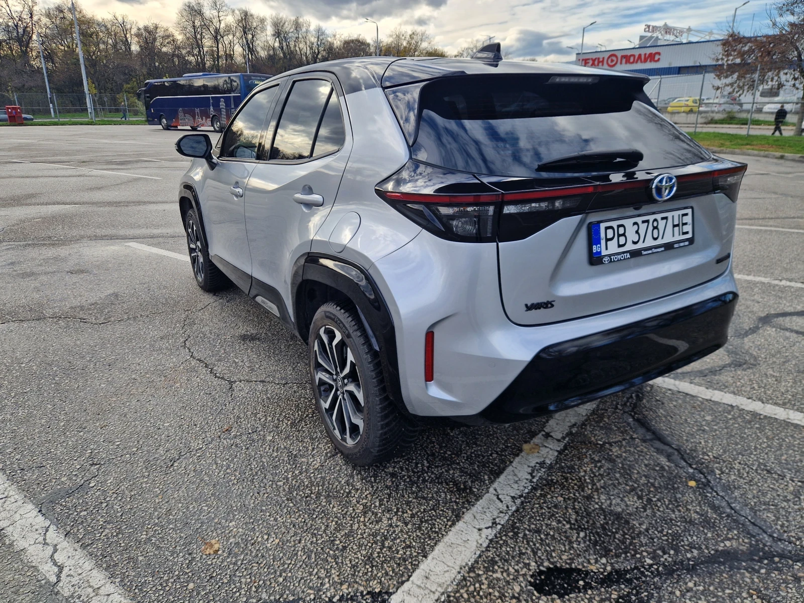 Toyota Yaris Cross Black Edition - изображение 3