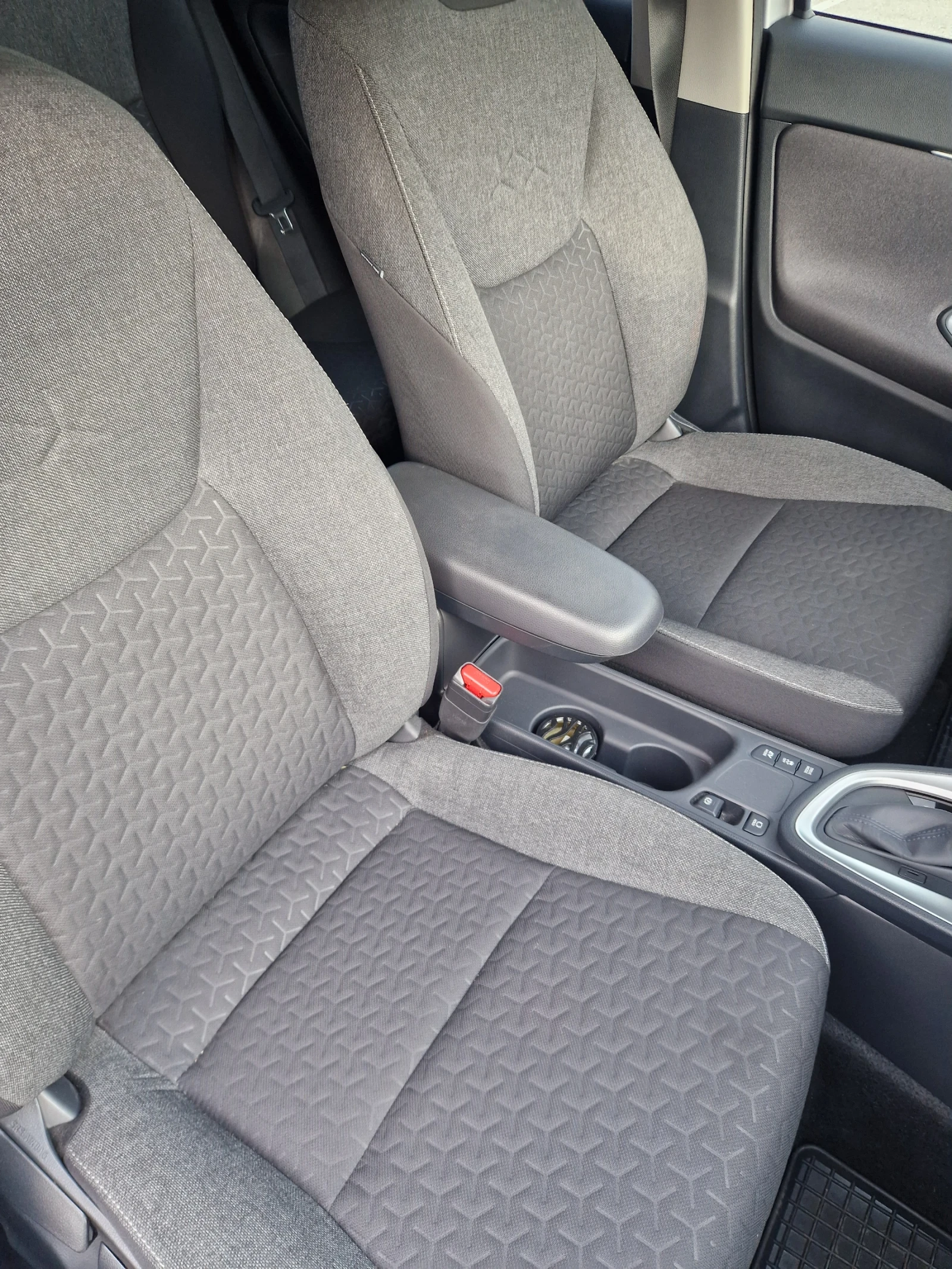 Toyota Yaris Cross Black Edition - изображение 9