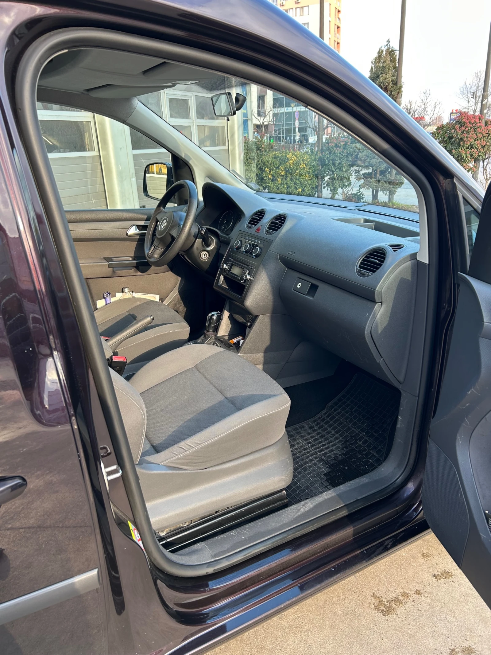 VW Caddy 1.6 - изображение 8