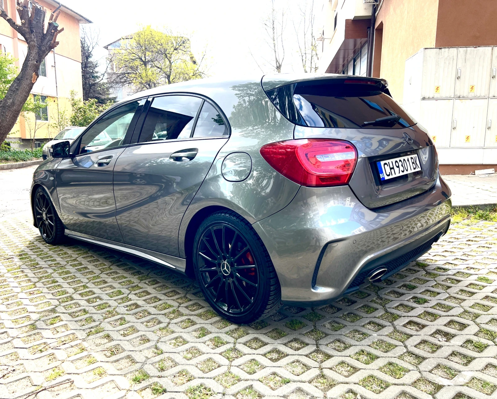 Mercedes-Benz A 180 AMG, снимка 4 - Автомобили и джипове - 53093721