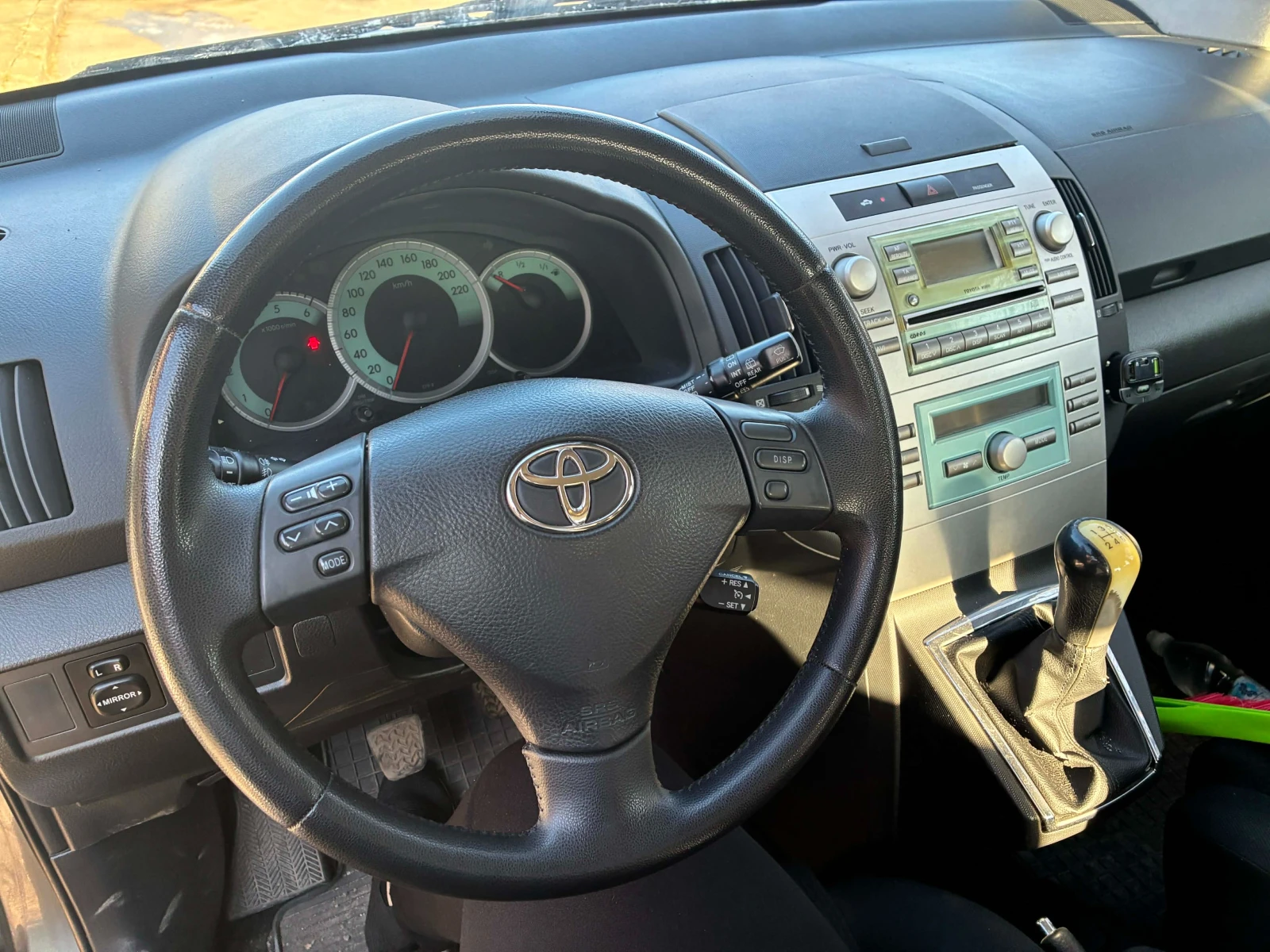 Toyota Corolla verso  - изображение 6