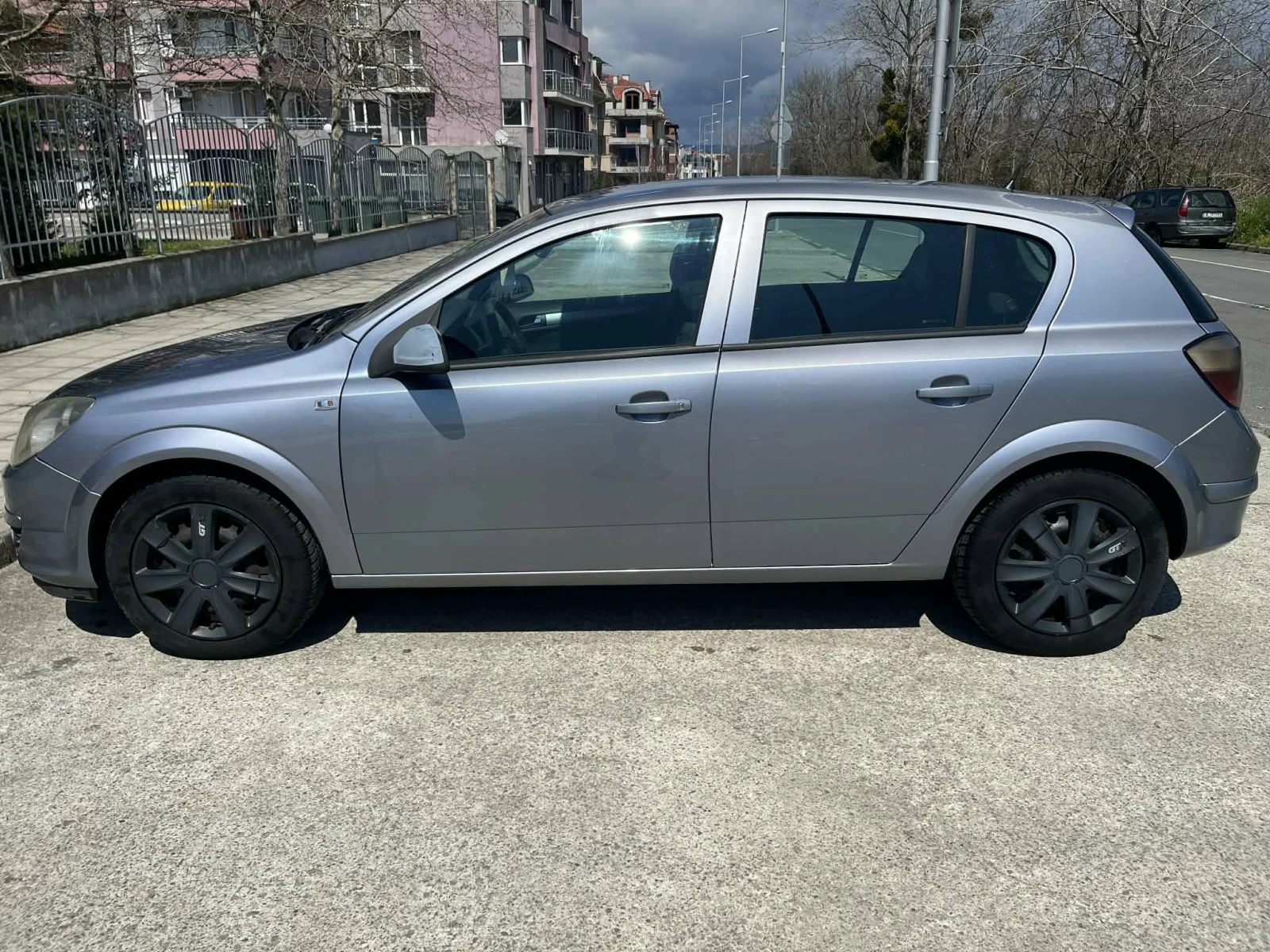 Opel Astra 1.7 CDTI - Напълно обслужена