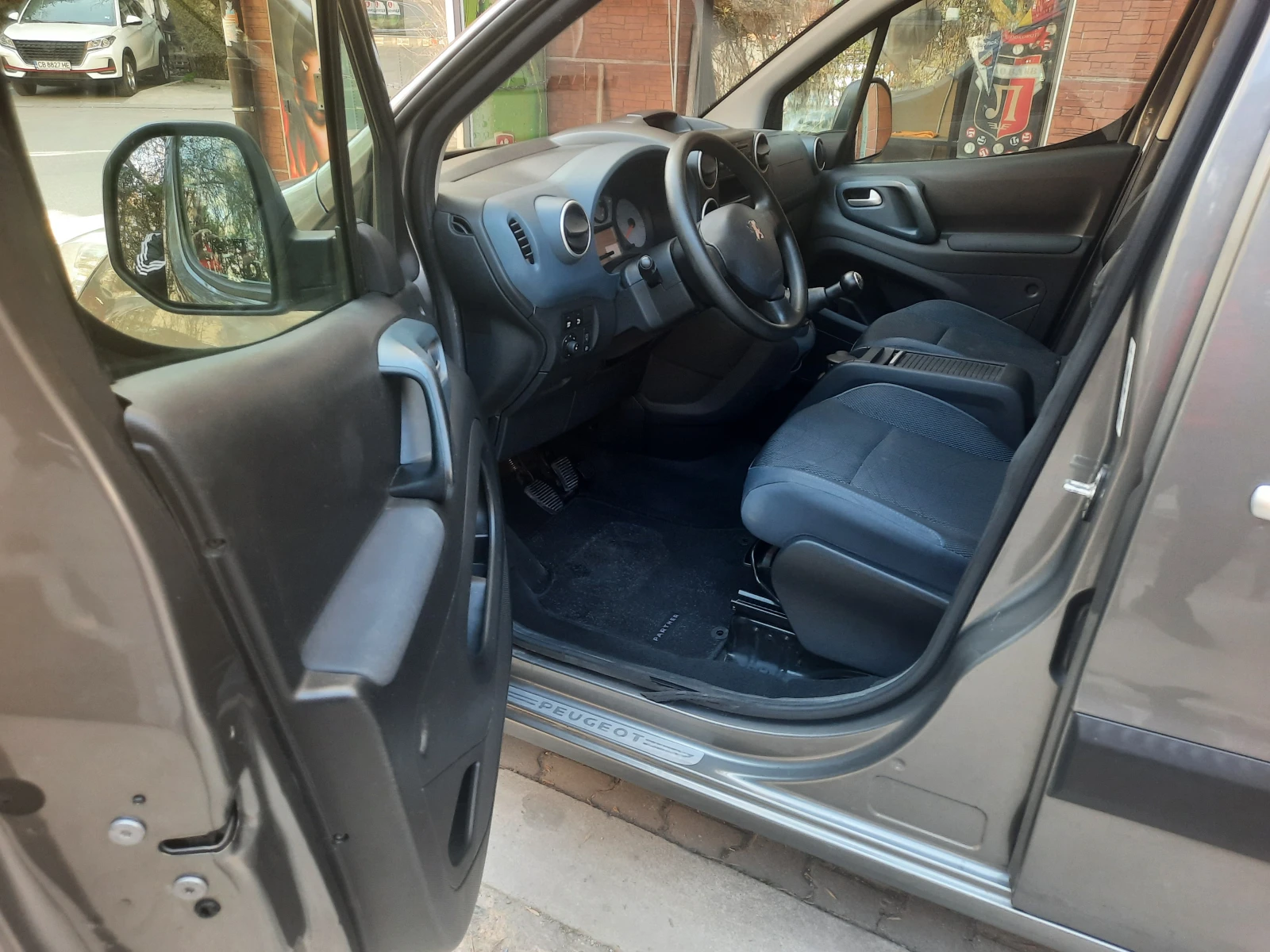 Peugeot Partner Confort, снимка 10 - Автомобили и джипове - 54207874