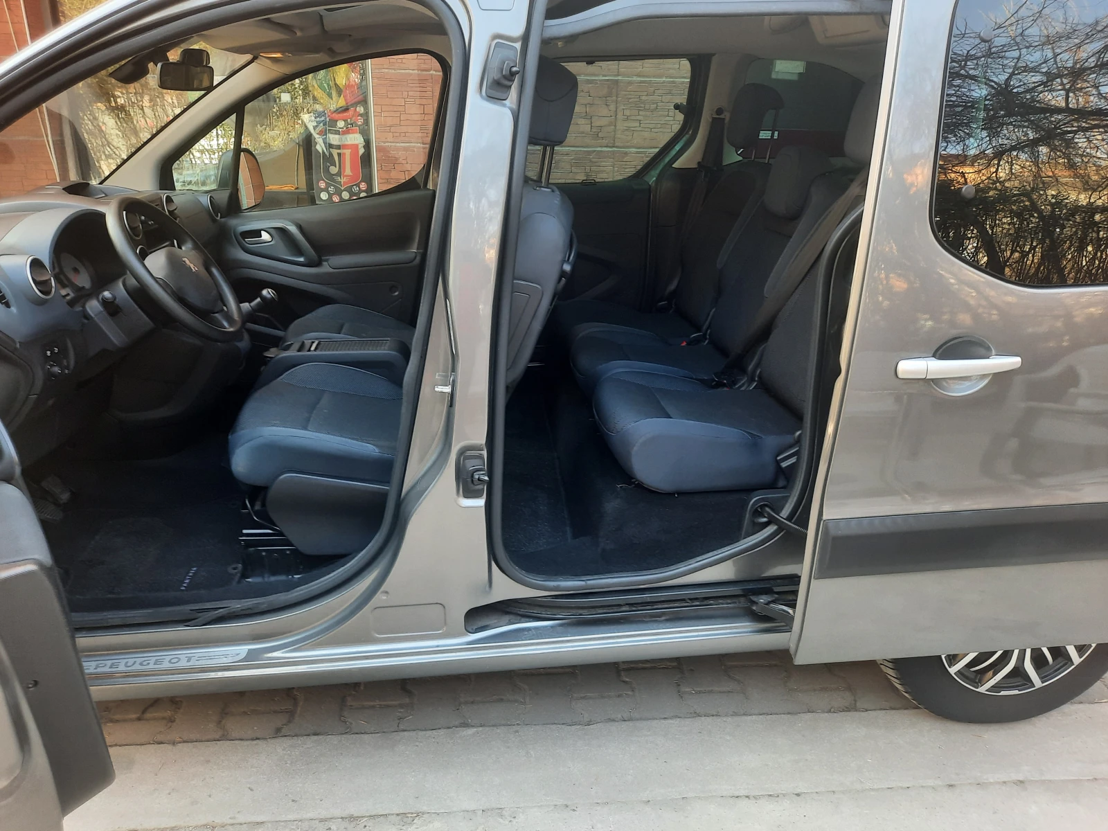 Peugeot Partner Confort, снимка 11 - Автомобили и джипове - 54207874