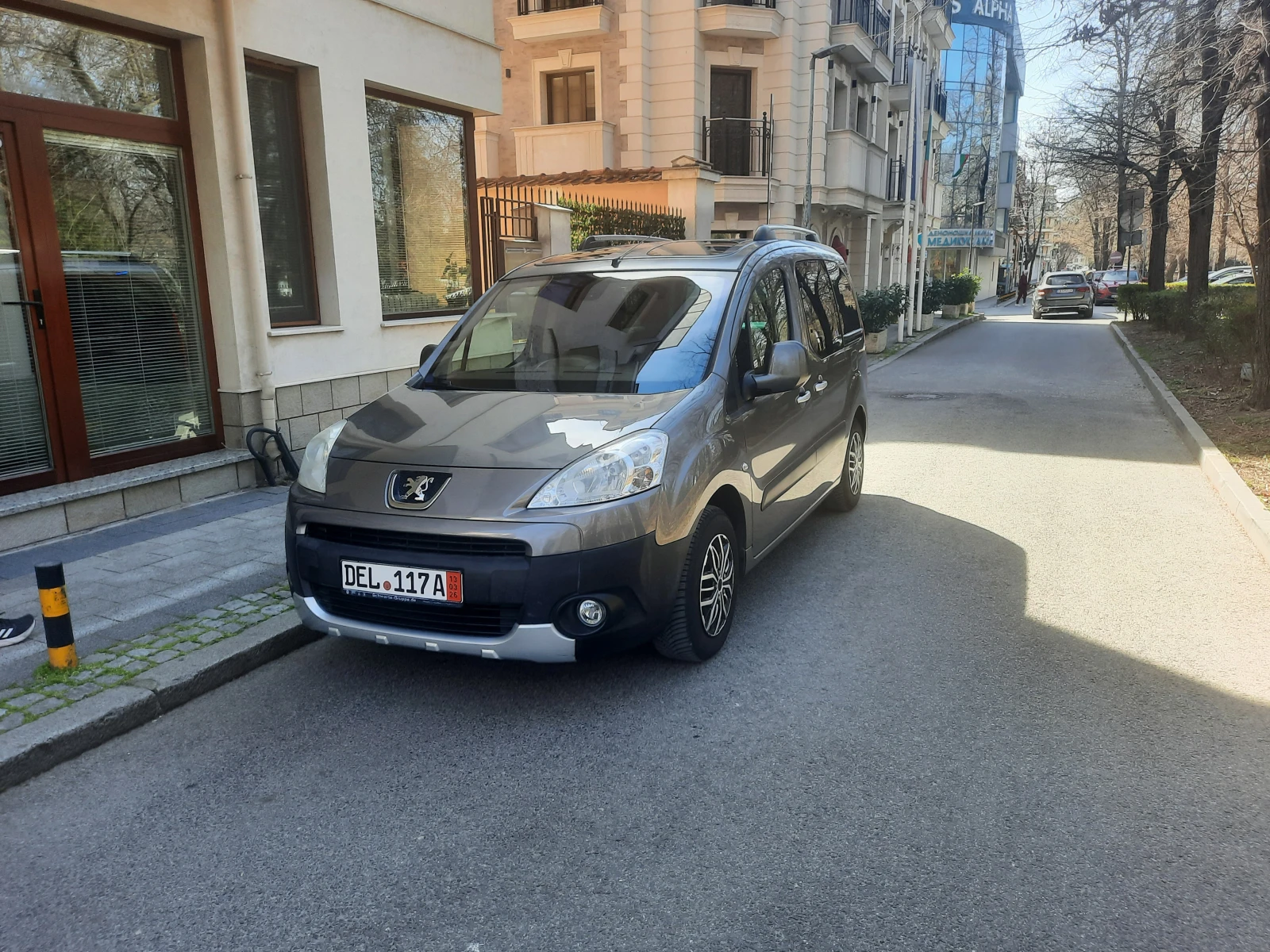 Peugeot Partner Confort, снимка 3 - Автомобили и джипове - 54207874