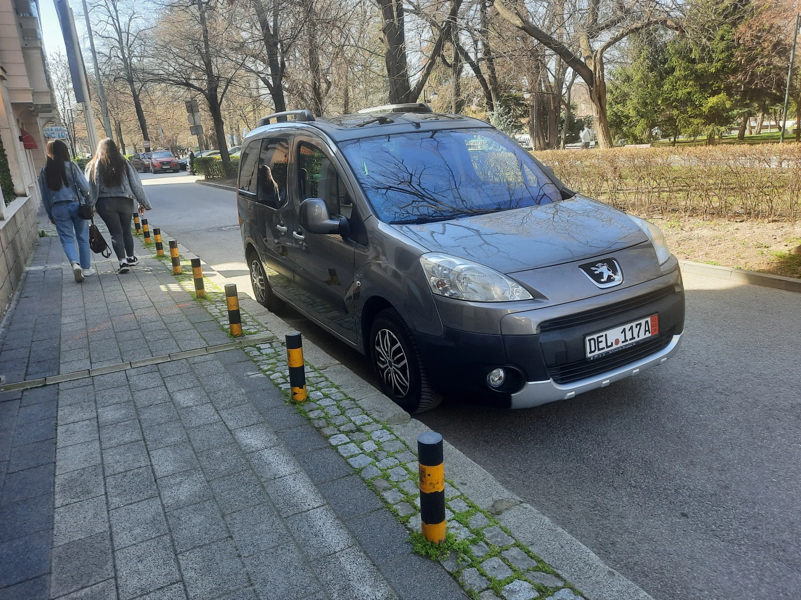 Peugeot Partner Confort, снимка 2 - Автомобили и джипове - 54207874