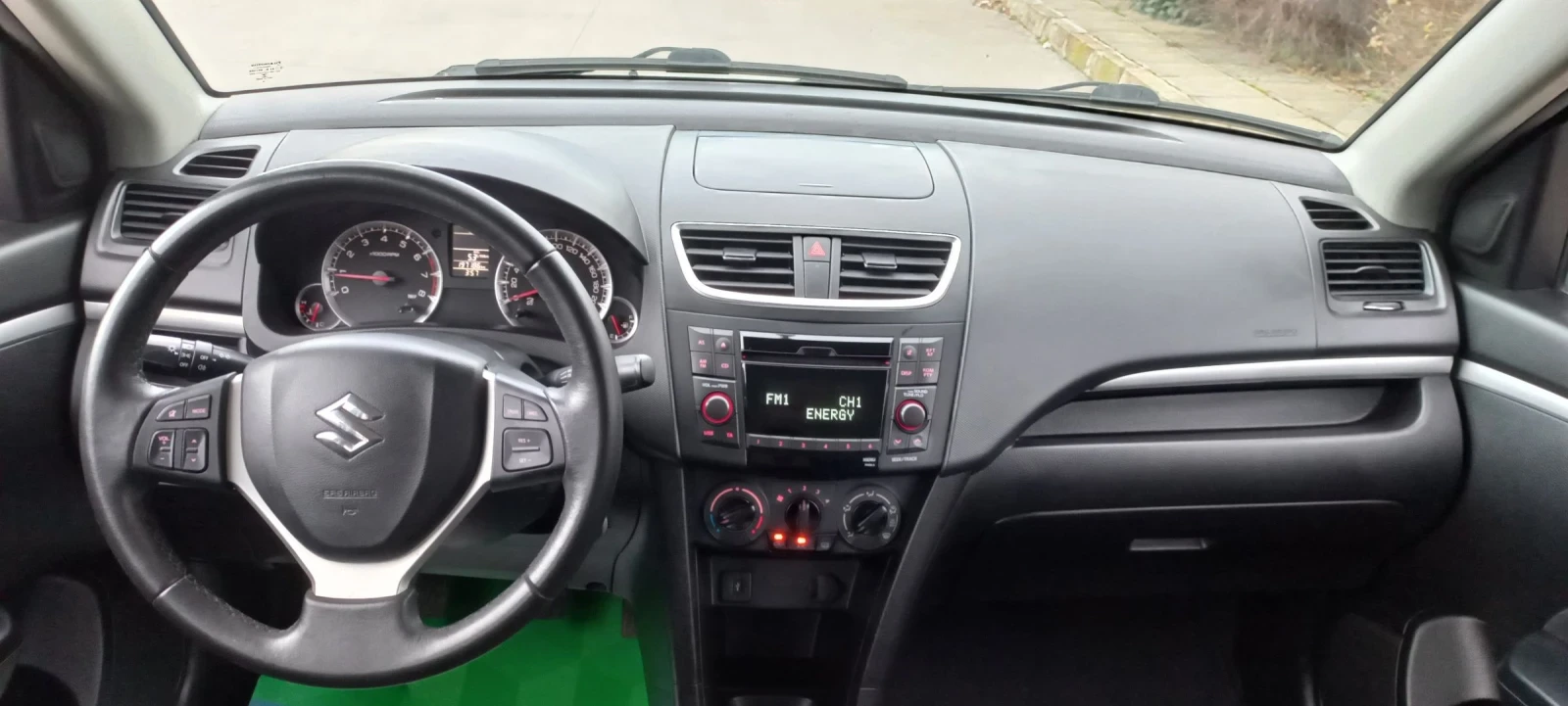 Suzuki Swift 1.3i, снимка 12 - Автомобили и джипове - 54368878