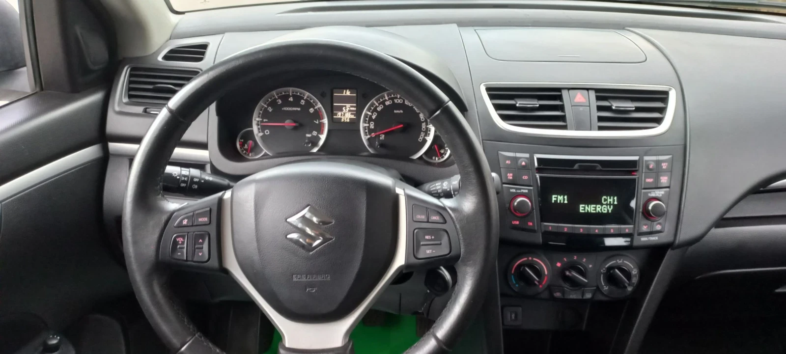 Suzuki Swift 1.3i, снимка 13 - Автомобили и джипове - 54368878