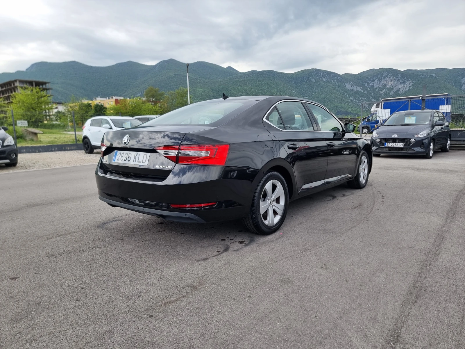 Skoda Superb 2.0TDI, снимка 7 - Автомобили и джипове - 54451172
