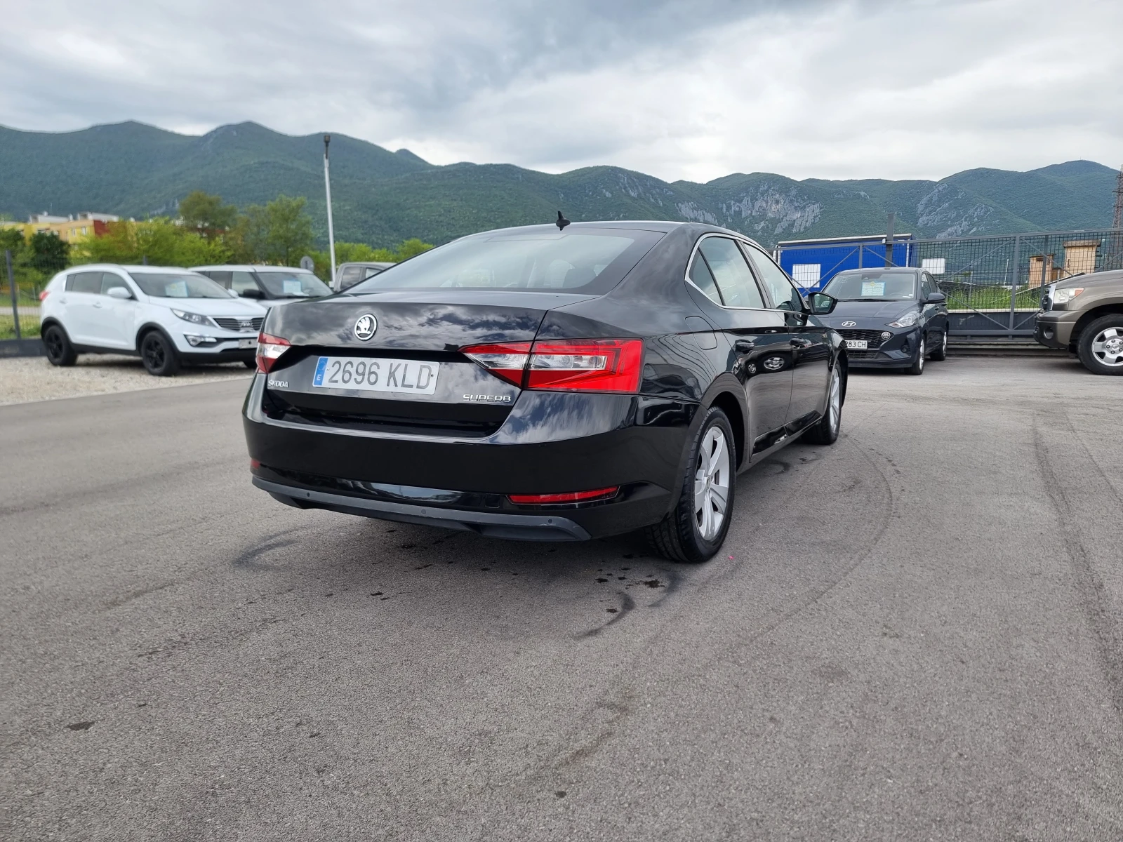 Skoda Superb 2.0TDI, снимка 6 - Автомобили и джипове - 54451172