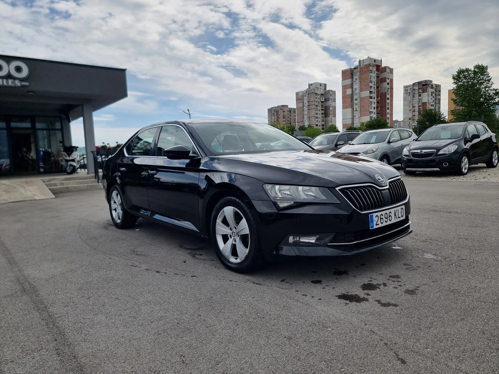 Skoda Superb 2.0TDI, снимка 8 - Автомобили и джипове - 54451172