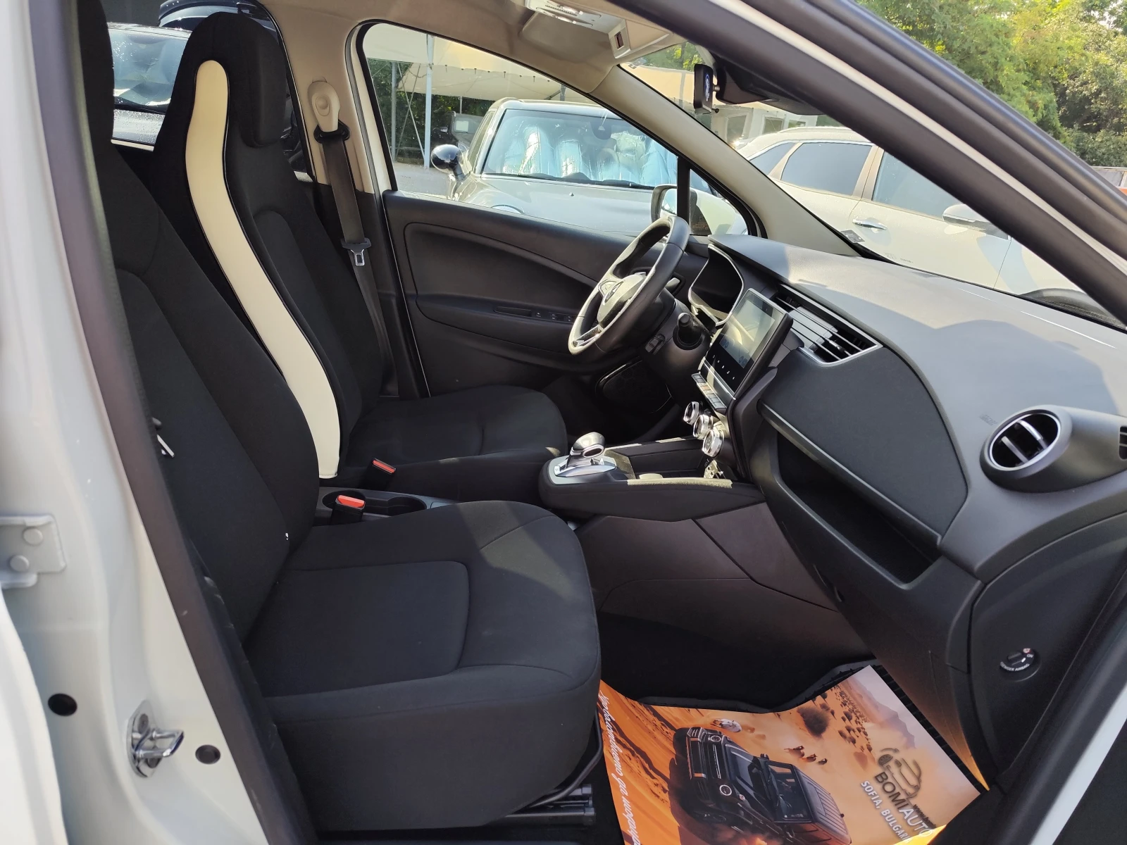 Renault Zoe R135* 51kWh* 250km* , снимка 13 - Автомобили и джипове - 55371334