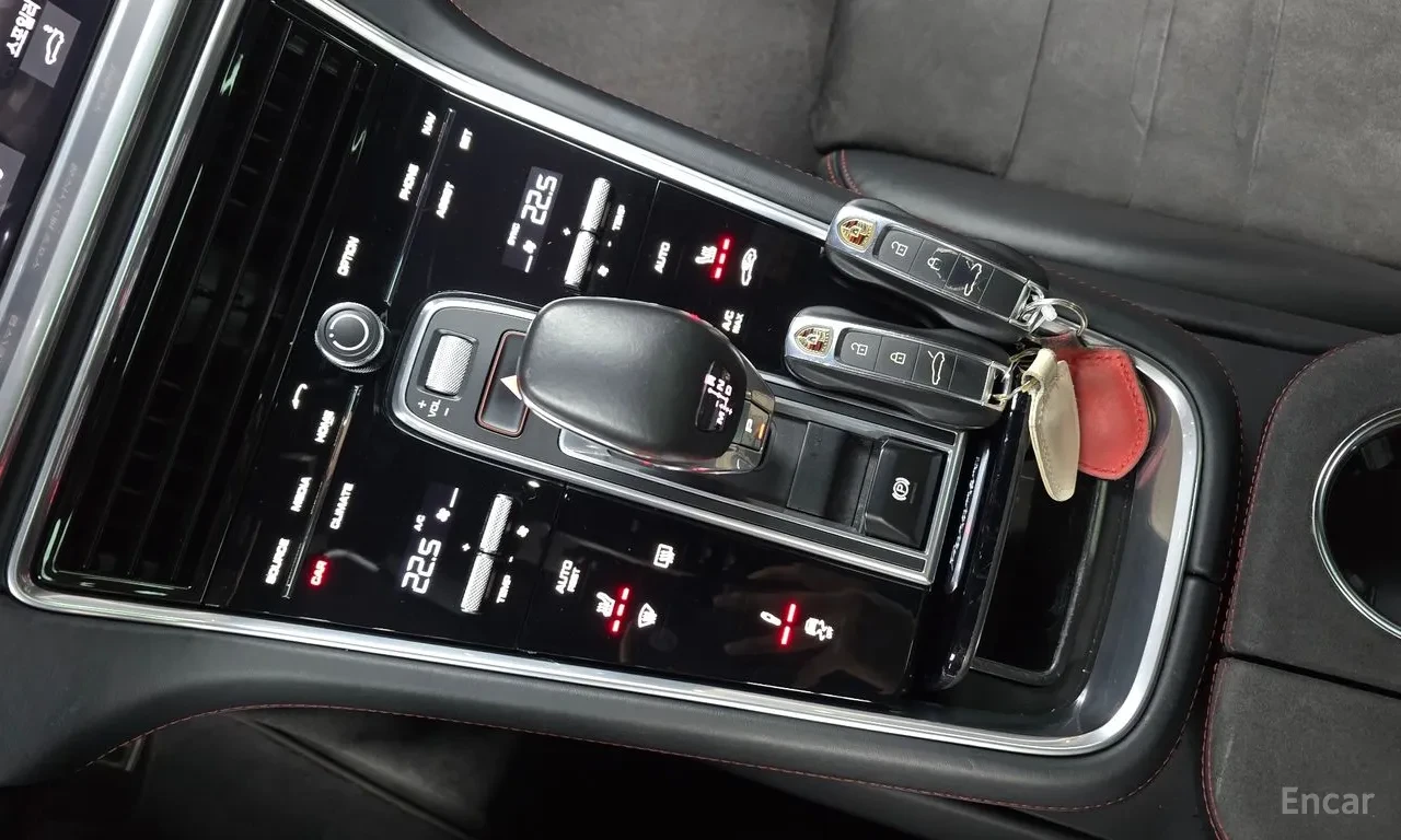 Porsche Panamera 4.0 GTS* V8* 360* , снимка 13 - Автомобили и джипове - 55542021