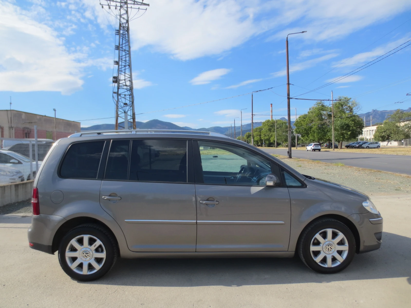 VW Touran 2.0TDI* DSG* 7ms., снимка 4 - Автомобили и джипове - 55727128