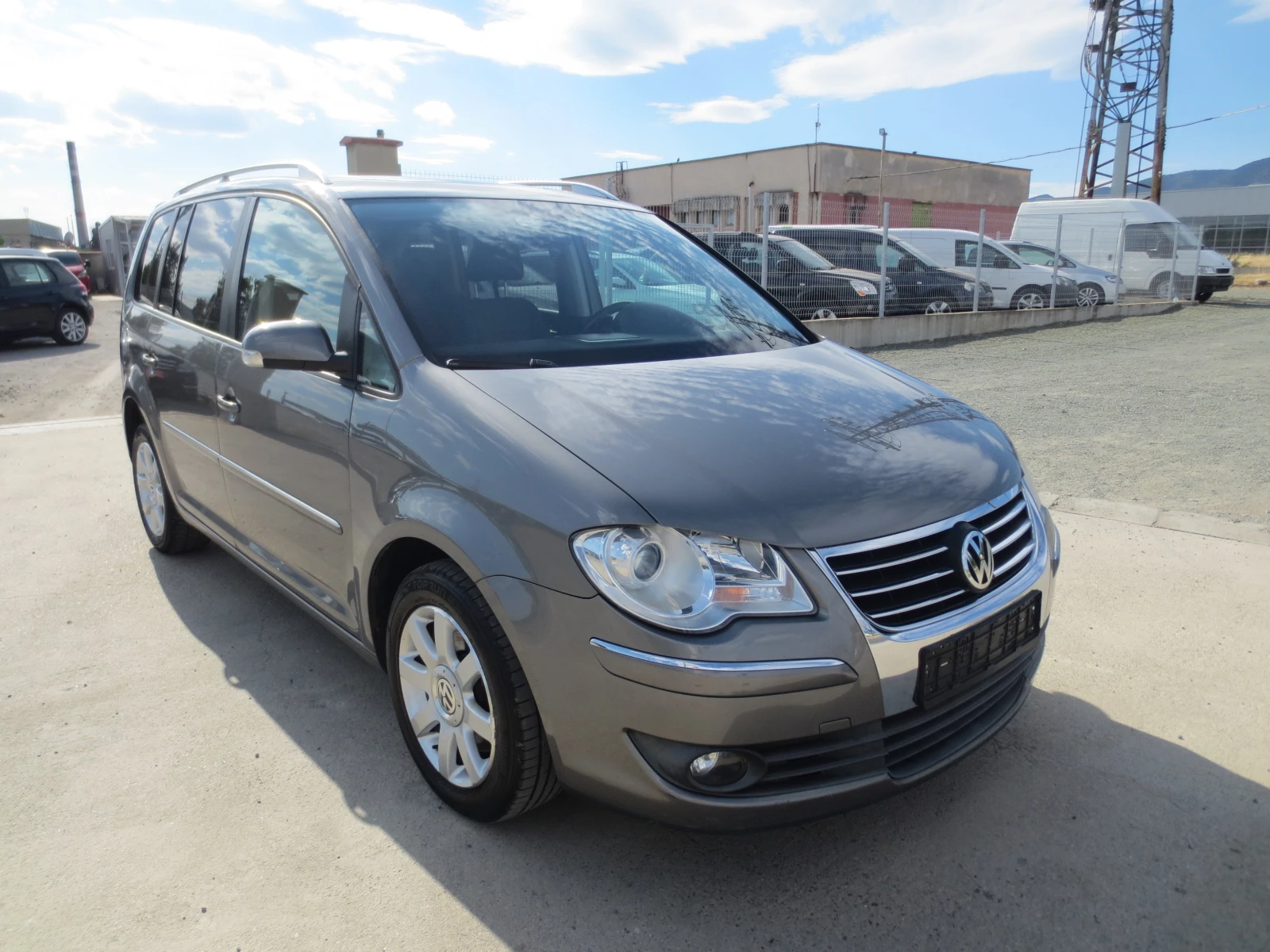 VW Touran 2.0TDI* DSG* 7ms., снимка 3 - Автомобили и джипове - 55727128