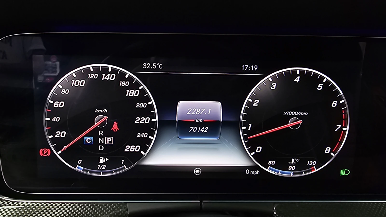 Mercedes-Benz E 400 AMG PK* HUD* 360* DIS* BURMASTER* ОБДУХ* КРАЙНА ЦЕ, снимка 7 - Автомобили и джипове - 56060549